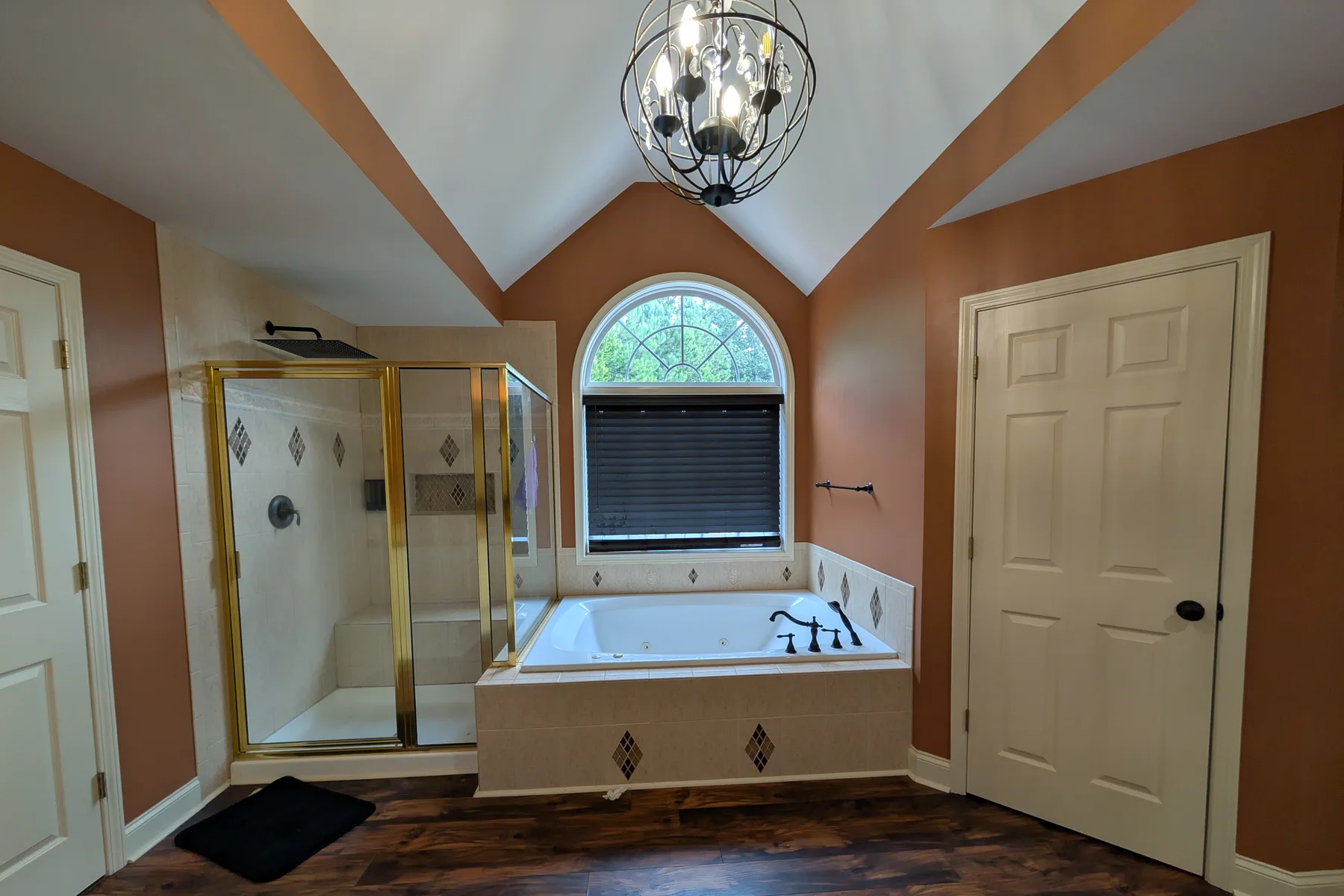 Bathroom before renovation